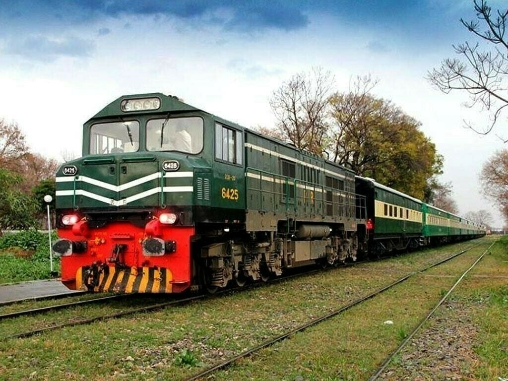 ڈیزل قیمتوں میں اضافہ،پاکستان ریلوے نے 20 فیصد کرائے بڑھادیئے