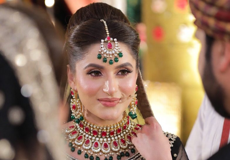 ‘بیوی کا حق ہے وہ شوہر سے ڈیمانڈ کرسکتی ہے،’ حنا آفریدی کا نکاح کی ویڈیو پر تنقید کرنیوالوں کو جواب