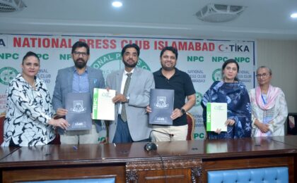 نیشنل پریس کلب،اساس اسکولز کے درمیان مفاہمتی یادداشت پر دستخط،